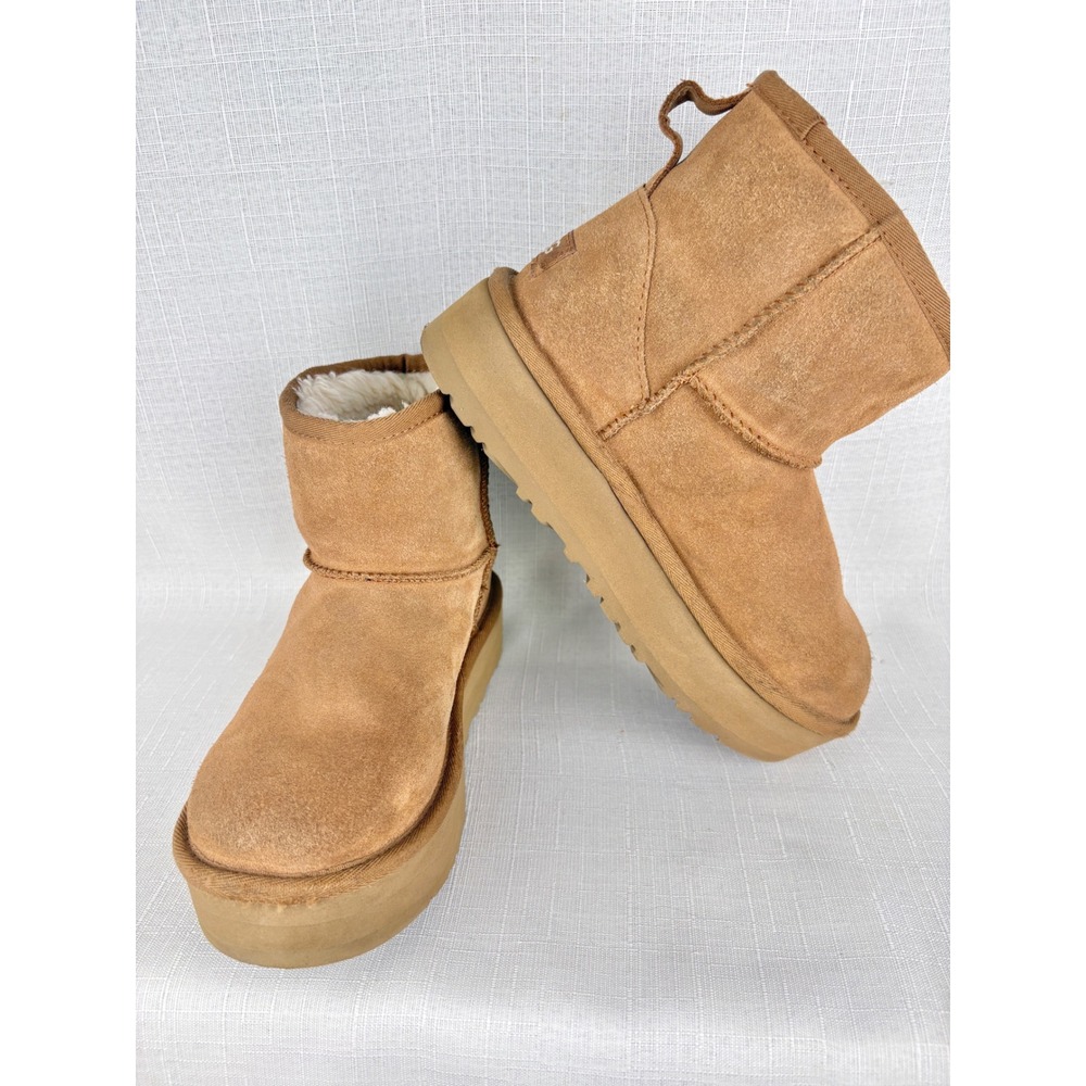UGG Kids Classic Mini Platform Boots Chestnut Brown Suede 1143700K Size 4